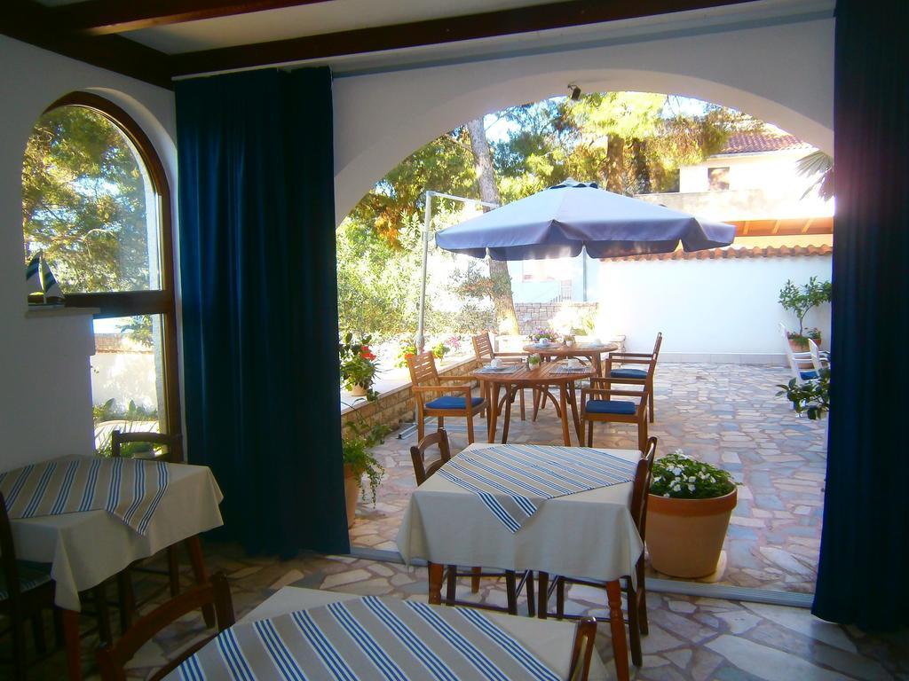 Bed & Breakfast Pansion Rade Hotel Pirovac Luaran gambar